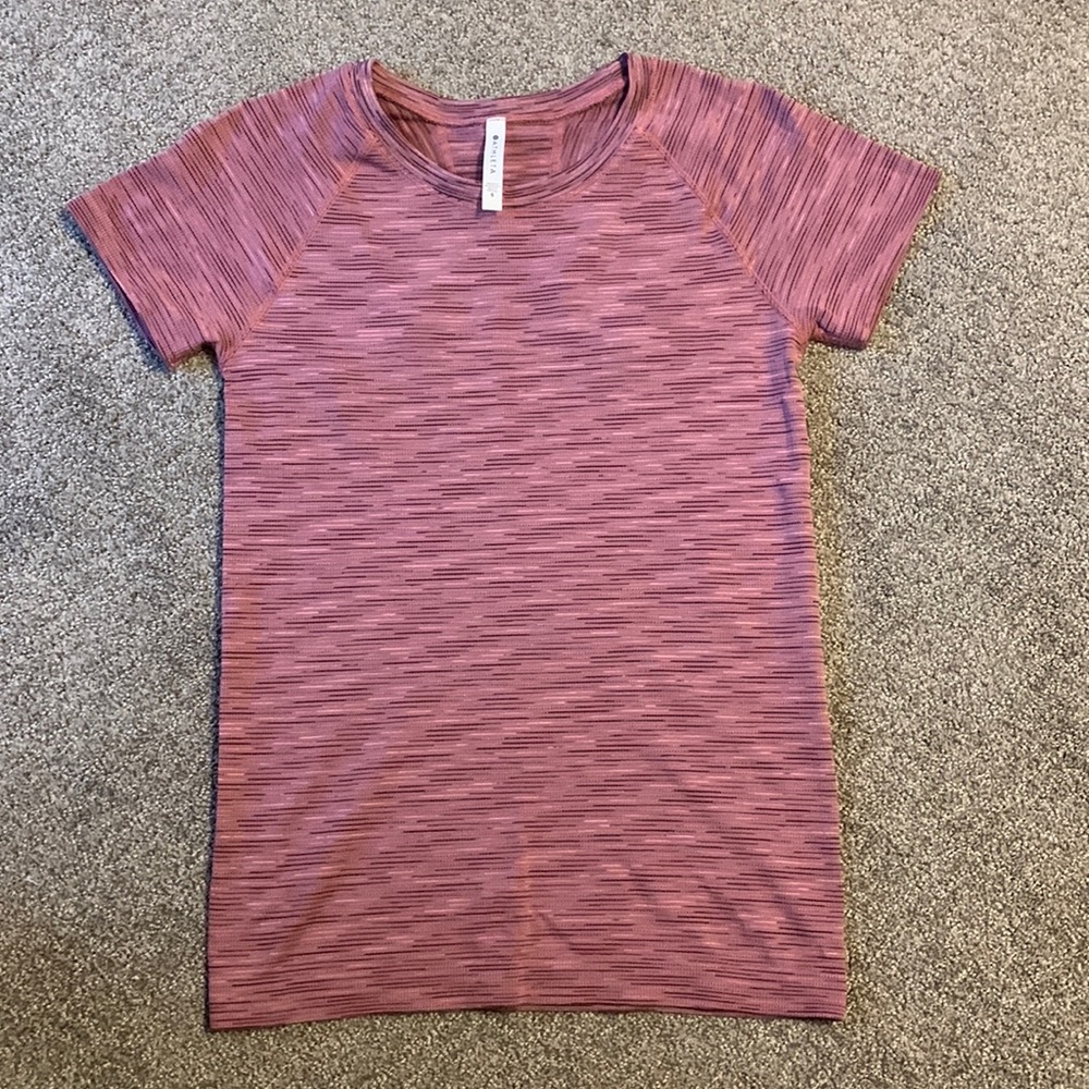 Athleta Momentum Tee Size S